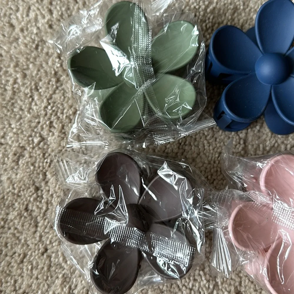 Flower Hair Claw Clips New Set of 6